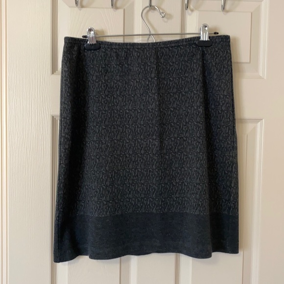 Studio Point skirt - Picture 1 of 1